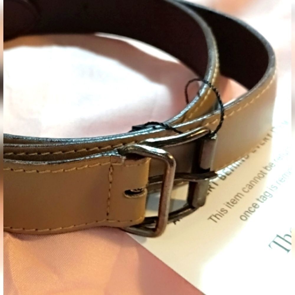 Gianni Versace Belt Excellent condition Authentic Purchased From The REAL REAL - Picture 7 of 10